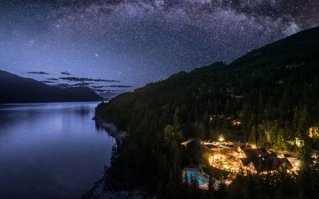 Halcyon Hot Springs Resort