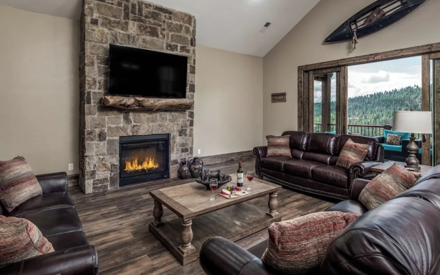 Grindstone Lake Lodge