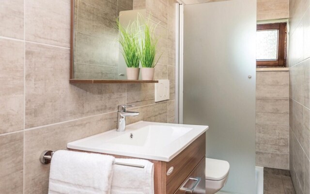 Amazing Home in Matulji With Wifi and 8 Bedrooms