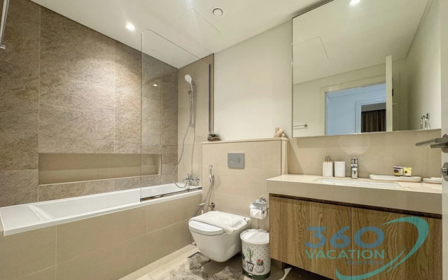 Downtown Views 1 BR Apartment high floor