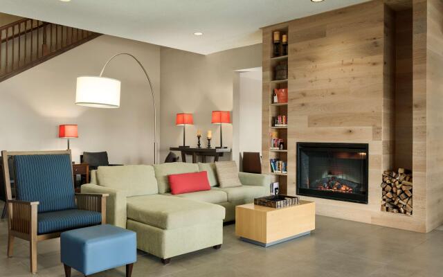 Country Inn & Suites by Radisson, Kansas City at Village West, KS