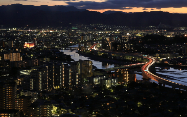 the b hakata