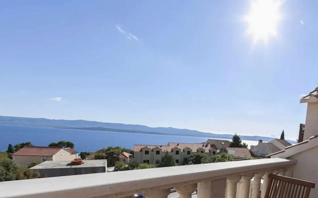 Ton - 200m From the sea - A2