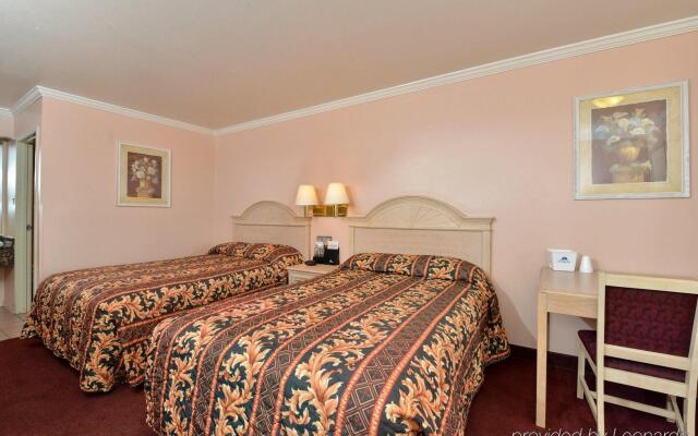 Super 8 Anthony/El Paso Area