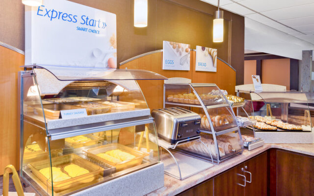 Comfort Inn Lancaster - Rockvale Outlets