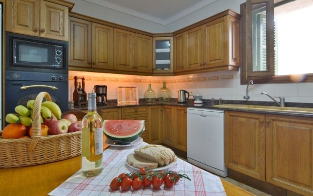 Mallorca Town House With Terrace Sleep 6pax