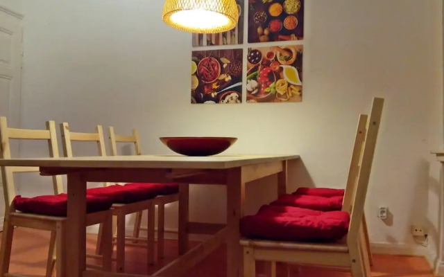 2bed Old Town Apt Sleeps 6 - Rooftop Terrace, Wifi