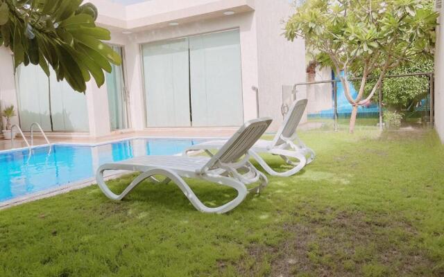 Mooyah resort