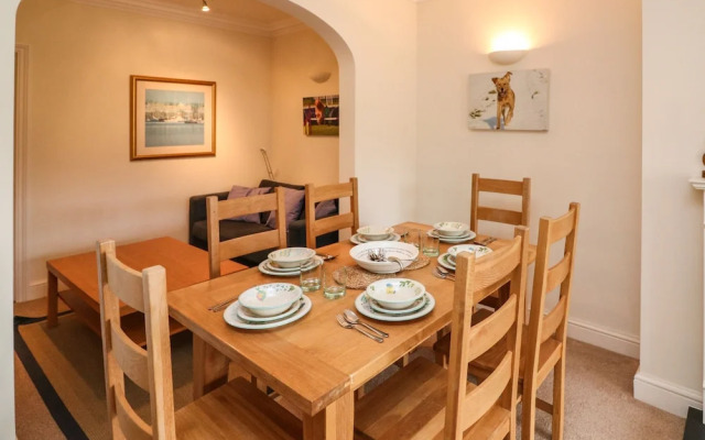 4 St Elmo Court