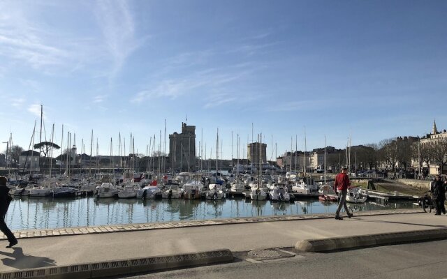 Apartment With One Bedroom In La Rochelle, With Wonderful City View, Furnished Balcony And Wifi 3 Km From The Beach