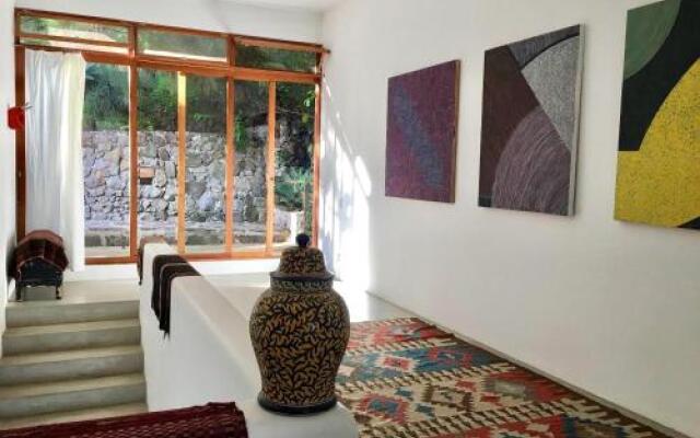 Anzan House