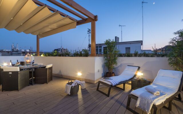 Chezmoihomes Plaza Nueva Penthouse