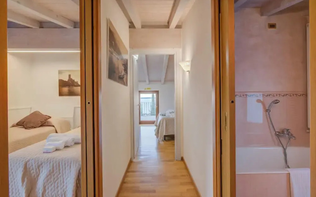Villa Iris-lakeview & Shared Pool