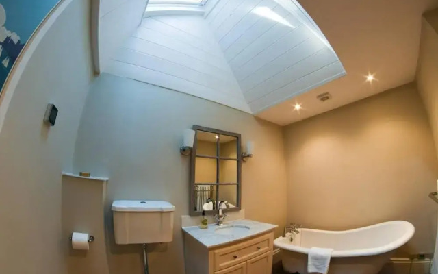 Amazing river view house sleeps 8