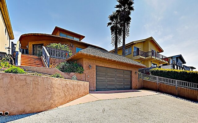 Hilltop Designer - 2 Br Home