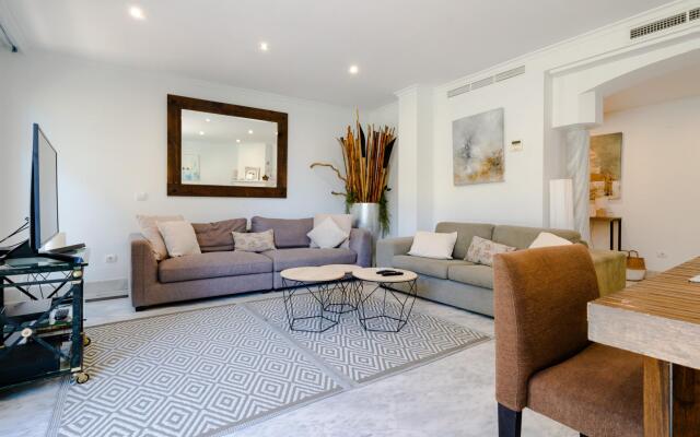 White Pearl Beach Elviria H1
