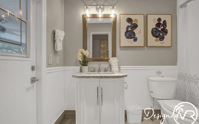 Family vacation 6 Br with Heated Pool