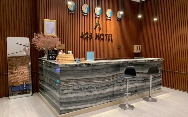 Q Hotel