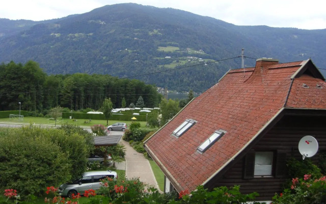 Blumenpension Strauss - Ferienwohnungen