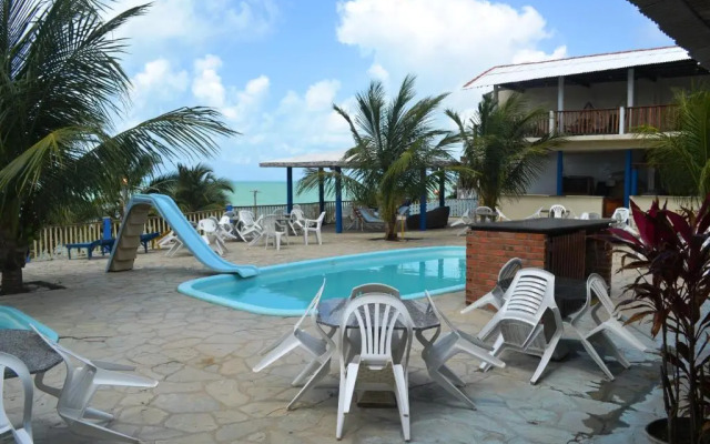 Jacuma's Lodge Hotel