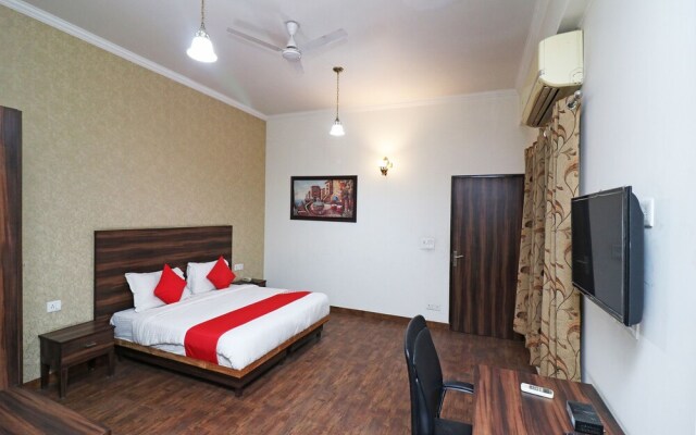 OYO 2484 Hotel Silver Star