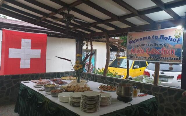 TipTop Hotel, Resto and Delishop