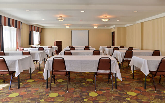 Holiday Inn Express Portland South-Lake Oswego by IHG