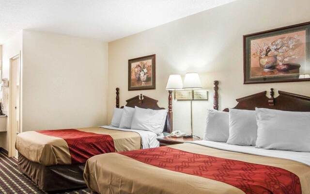 Econo Lodge Inn & Suites I-20, exit 73