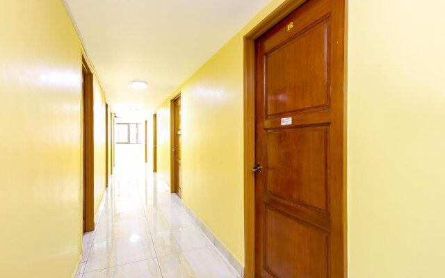 OYO 334 Everest Hotel