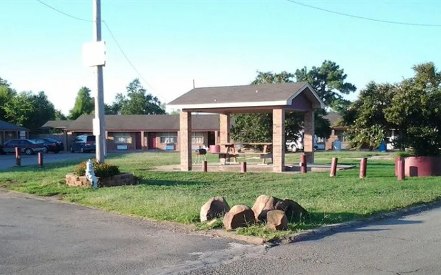 Holiday Motel Hugo, OK