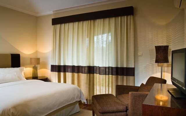 Dolce by Wyndham CampoReal Lisboa