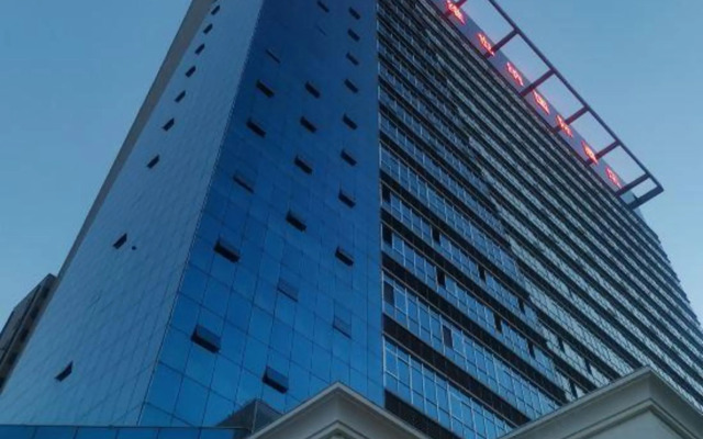 Vienna International Hotel (Baoji High-speed Railway Station)