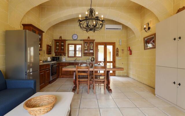 Superb Maltese Farmhouse with Private Pool