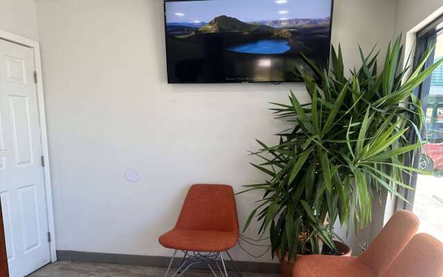 Super 8 by Wyndham Oceanside Downtown
