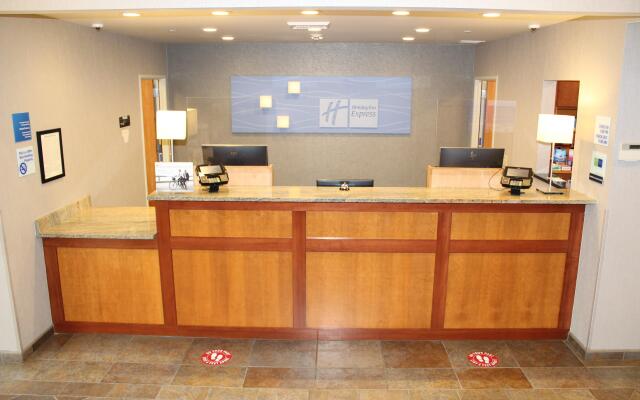 Holiday Inn Express & Suites Cheney by IHG