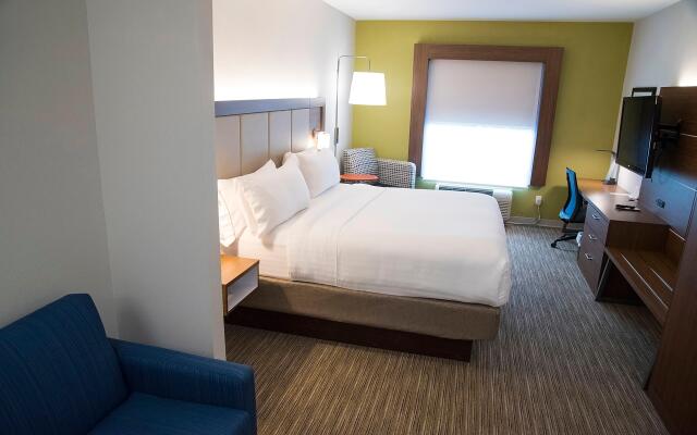 Holiday Inn Express & Suites Alexandria, an IHG Hotel