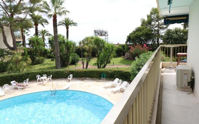 Sea side 2 bedroom with heated pool 322