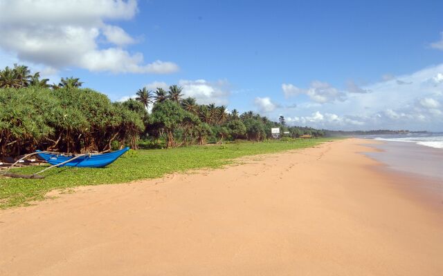 Wunderbar Beach Hotel