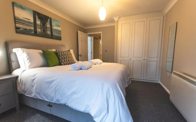 Vespasian Quay - Balcony overlooking the River Itchen - Secure & private parking