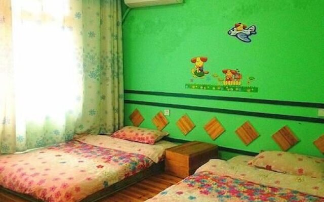 Fenghuang Liunian'erban Inn