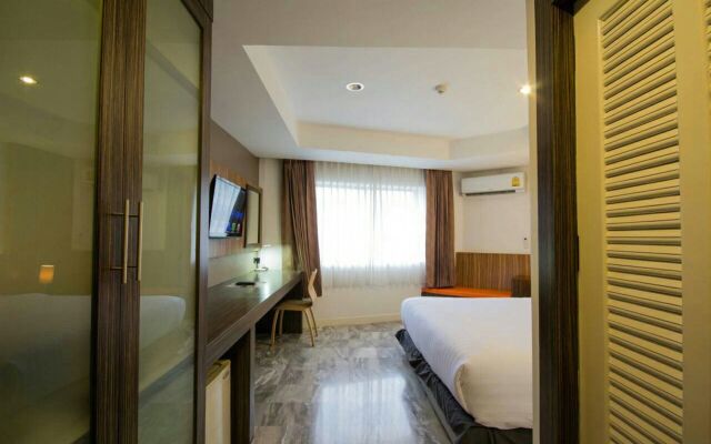 Dragon River Avenue Hotel