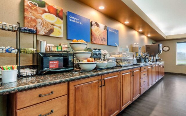 Comfort Inn & Suites Mitchell I-90