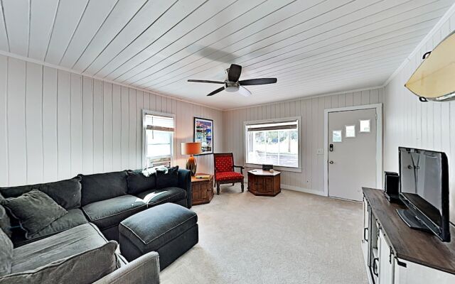 612sunny 2 Bedroom Home