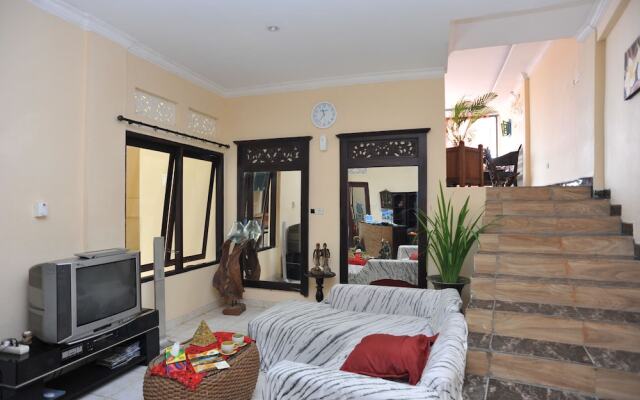 Airy Jimbaran Kayu Sugih 8 Bali