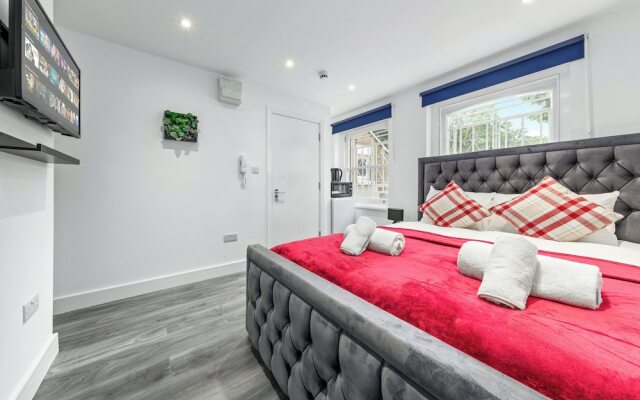 Serviced Ensuite Room Finsbury Park London N19