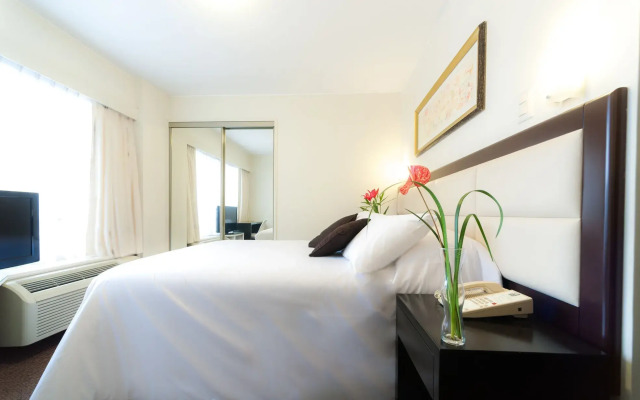 Roosevelt Hotel & Suites