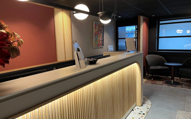 Brit Hotel Les Voyageurs