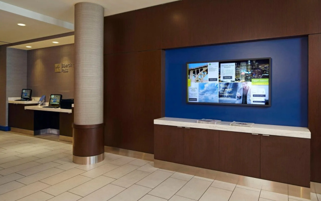 Courtyard by Marriott Los Angeles LAX/Century Boulevard