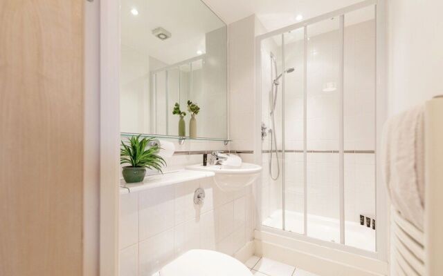 Roomspace Apartments -Central Walk