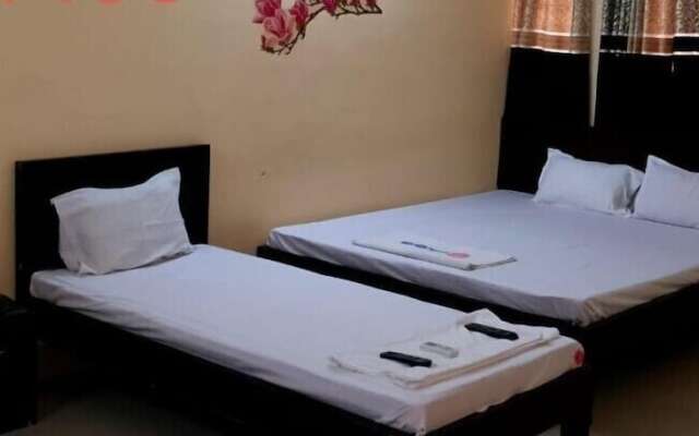 The Salvation Army Red  Shield Guest House - Hostel